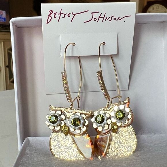BETSEY JOHNSON Golden Owl Dangle Earrings - Picture 4 of 11